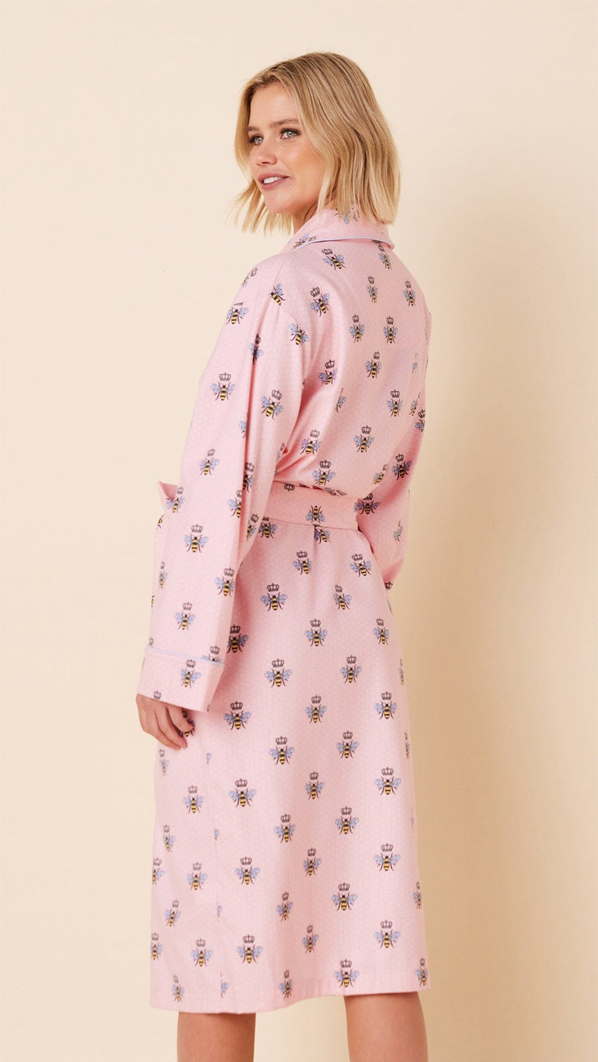Queen Bee Flannel Robe - Pink Hover Extra Pink Wide